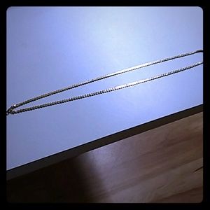 30" gold metal sculpted herringbone chain